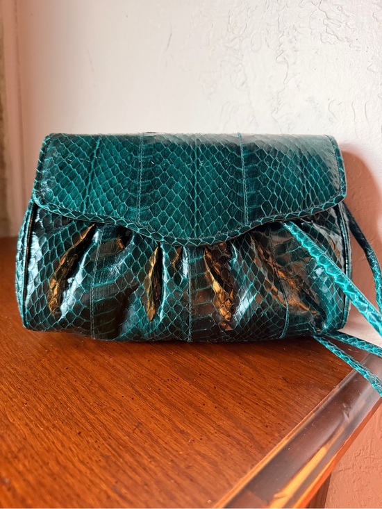 Neiman Marcus Handbags - Vintage Neiman Marcus NWT Emerald Green Snakeskin Ruched Shoulder Bag